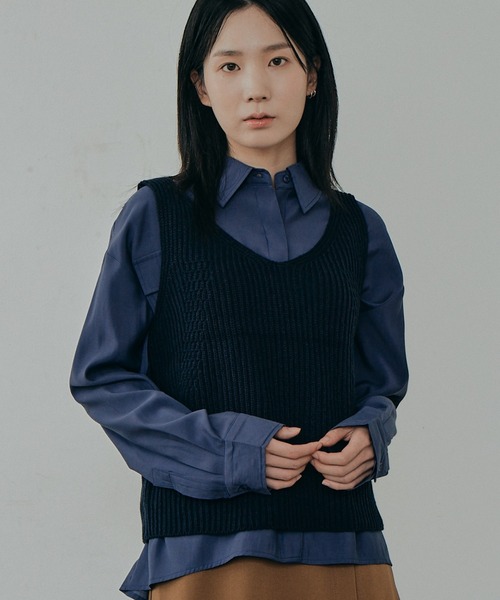 ALAND（エーランド）の「3.3Field Trip／Vネック KNIT VEST　2239058（ベスト・レディース・ネイビー/イエロー/アイボリー・FREE）」の3枚目の写真