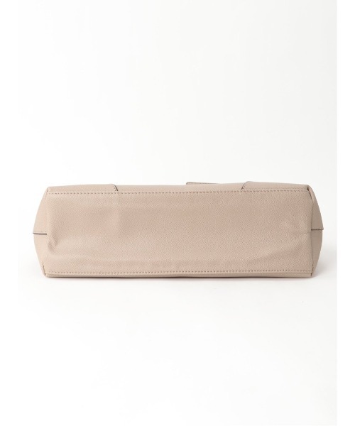 m.f.editorial（エムエフエディトリアル）の「サフィアーノ型押し トートバッグ A4対応（トートバッグ・レディース・ネイビー/グレー・FREE）」の11枚目の写真