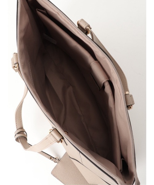 m.f.editorial（エムエフエディトリアル）の「サフィアーノ型押し トートバッグ A4対応（トートバッグ・レディース・ネイビー/グレー・FREE）」の8枚目の写真