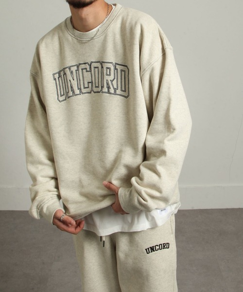 UNCORD(アンコード)の「【UNCORD】90'sルーズシルエット刺繍デザインヘビーウェイトスウェット【12oz】(スウェット・メンズ・ネイビー/グレイッシュベージュ/杢グレー/ブラック/カーキ/オートミール・X-LARGE/LARGE/MEDIUM)」の3枚目の写真