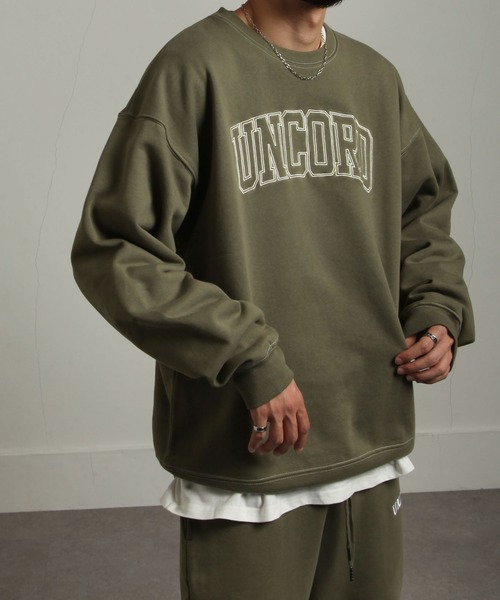 UNCORD(アンコード)の「【UNCORD】90'sルーズシルエット刺繍デザインヘビーウェイトスウェット【12oz】(スウェット・メンズ・ネイビー/グレイッシュベージュ/杢グレー/ブラック/カーキ/オートミール・X-LARGE/LARGE/MEDIUM)」の5枚目の写真