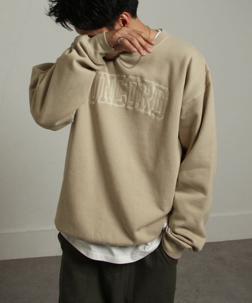 UNCORD(アンコード)の「【UNCORD】90'sルーズシルエット刺繍デザインヘビーウェイトスウェット【12oz】(スウェット・メンズ・ネイビー/グレイッシュベージュ/杢グレー/ブラック/カーキ/オートミール・X-LARGE/LARGE/MEDIUM)」の4枚目の写真