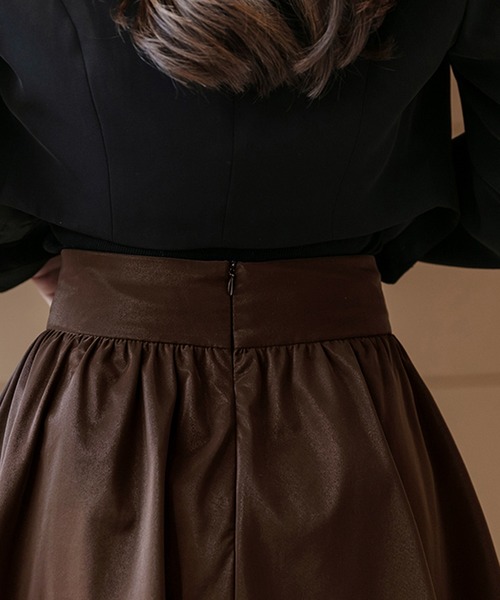 Grandeir（グランディール）の「シャイニー フレア ミニスカート（スカート・レディース・ブラック/ブラウン・M）」の7枚目の写真