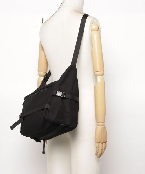 JOHN'S CLOSET（ジョンズクローゼット）の「【40】2WAYショルダーバック（ショルダーバッグ・メンズ・ホワイト/ブラック・ONE SIZE）」の14枚目の写真
