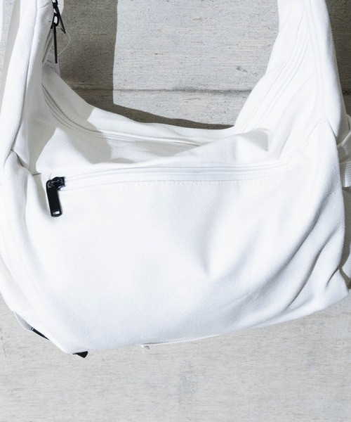 JOHN'S CLOSET（ジョンズクローゼット）の「【40】2WAYショルダーバック（ショルダーバッグ・メンズ・ホワイト/ブラック・ONE SIZE）」の6枚目の写真