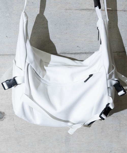 JOHN'S CLOSET（ジョンズクローゼット）の「【40】2WAYショルダーバック（ショルダーバッグ・メンズ・ホワイト/ブラック・ONE SIZE）」の13枚目の写真