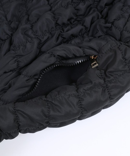 WC（ダブル シー）の「オーバーサイズキルトバッグ（ショルダーバッグ・レディース・ホワイト/ブラック・FREE）」の7枚目の写真