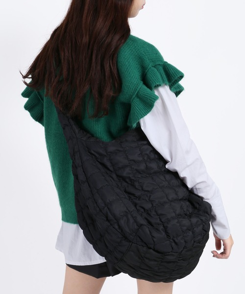 WC（ダブル シー）の「オーバーサイズキルトバッグ（ショルダーバッグ・レディース・ホワイト/ブラック・FREE）」の10枚目の写真