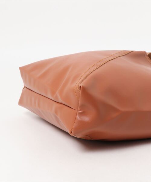 LE MORE（リモア）の「ソフトレザートライアングルトートバッグ（トートバッグ・レディース・ブラック/ブラウン・FREE）」の12枚目の写真