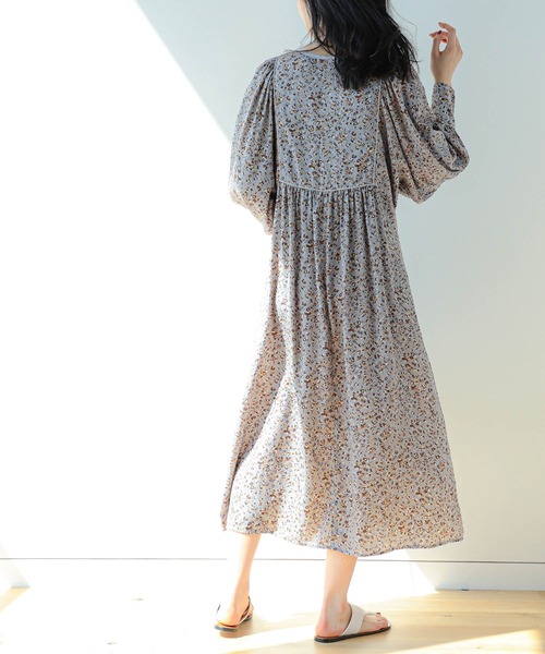 BEAMS HEART（ビームスハート）の「BEAMS HEART / ヨーク切替 花柄ワンピース（ワンピース・レディース・ブラック/サックスブルー・FREE）」の20枚目の写真