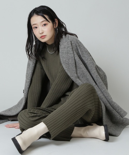 NATURAL BEAUTY BASIC(ナチュラルビューティーベーシック)の「タートルニット×ニットパンツセット(ワンピース・レディース・グレー/カーキ/ネイビー・MEDIUM)」の2枚目の写真