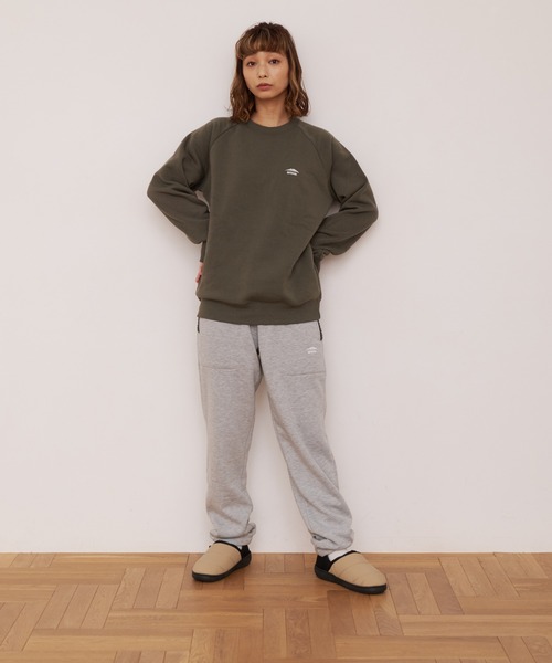 OUTDOOR PRODUCTS APPAREL(アウトドアプロダクツアパレル)の「身頃ボア トレーナー ワンポイントブランドロゴスウェットトレーナー(スウェット・メンズ・杢グレー/ブラック/ワイン/オリーブ/アイボリー/ライトブラウン/ライトグリーン/ネイビー/ベージュ・MEDIUM/LARGE/X-LARGE)」の11枚目の写真