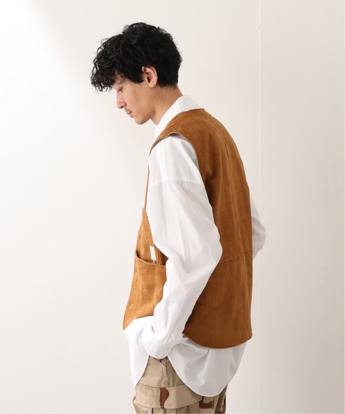 JOURNAL STANDARD relume SELECT（ジャーナルスタンダードレリュームセレクト）の「【迷迭香/マンネンロウ】VEGAN SUEDE Hervest ベスト（ベスト・メンズ・ブラック/キャメル・2/3）」の3枚目の写真