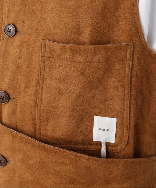 JOURNAL STANDARD relume SELECT（ジャーナルスタンダードレリュームセレクト）の「【迷迭香/マンネンロウ】VEGAN SUEDE Hervest ベスト（ベスト・メンズ・ブラック/キャメル・2/3）」の15枚目の写真