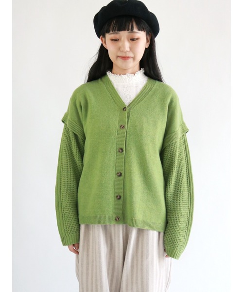 Samansa Mos2（サマンサ モスモス）の「袖切替Vネックカーディガン（カーディガン/ボレロ・レディース・ベージュ/ブルー/グリーン/キナリ・ﾌﾘ-）」の4枚目の写真