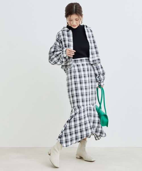 vis-`a-vis（ビサビ）の「【一部店舗限定】チェック柄イレヘムマーメイドスカート【セットアップ対応】（スカート・レディース・ラベンダー/ブラック系その他・S/M）」の11枚目の写真