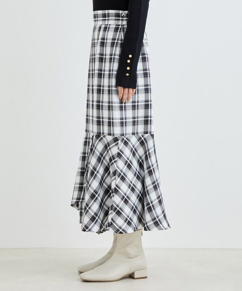 vis-`a-vis（ビサビ）の「【一部店舗限定】チェック柄イレヘムマーメイドスカート【セットアップ対応】（スカート・レディース・ラベンダー/ブラック系その他・S/M）」の3枚目の写真