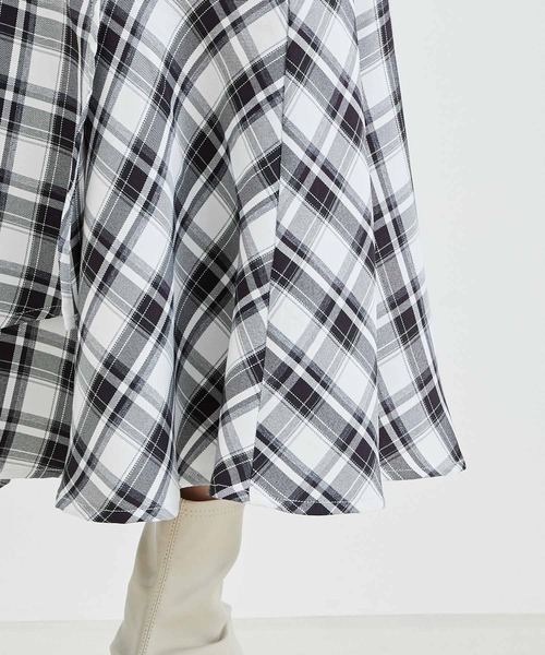 vis-`a-vis（ビサビ）の「【一部店舗限定】チェック柄イレヘムマーメイドスカート【セットアップ対応】（スカート・レディース・ラベンダー/ブラック系その他・S/M）」の14枚目の写真