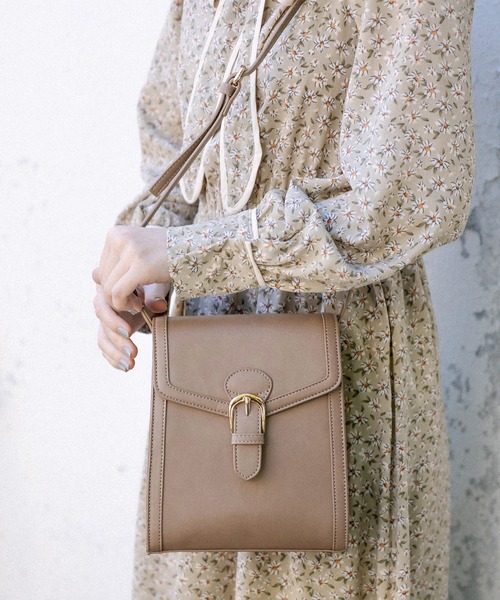 OLIVE des OLIVE（オリーブデオリーブ）の「【WEB限定カラー有】トリミングショルダーバッグ（ショルダーバッグ・レディース・ブラック/アイボリー/ライトベージュ/ダークベージュ・FREE）」の4枚目の写真