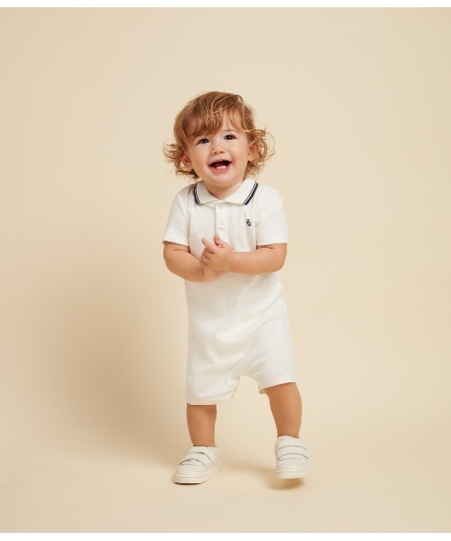 PETIT BATEAU（プチバトー）の「ポロ衿ショートロンパース（ロンパース・キッズ・オフホワイト・6MONTH/18MONTH/12MONTH/24MONTH）」の4枚目の写真