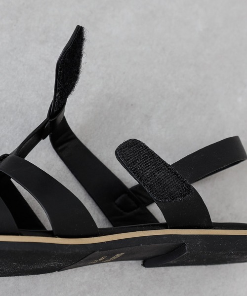 COLONY 2139（コロニートゥーワンスリーナイン）の「グルカフラットサンダル（サンダル・レディース・ブラック・24.5/22.5/23.5）」の3枚目の写真