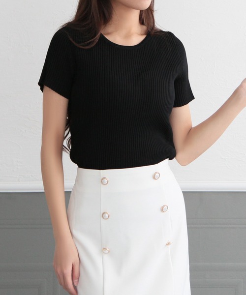 Julia Boutique（ジュリアブティック）の「Uネック・パーソナルカラー半袖ニットトップス/22150（ニット/セーター・レディース・カーキ/ネイビー/ブルー/ホワイト/マスタード/ベージュ/ライトブルー/オレンジ/ラベンダー/パープル/パープル系/グリーン/イエロー/ブラック/ピンク/ピンク系/レッド/ブラウン/アイボリー/ライトグリーン・ONE）」の4枚目の写真