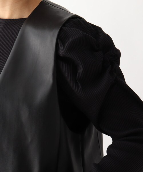 OPAQUE.CLIP（オペークドットクリップ）の「◆シンセティックレザーベスト（ノーカラージャケット・レディース・ブラック/オフホワイト・40/38）」の7枚目の写真