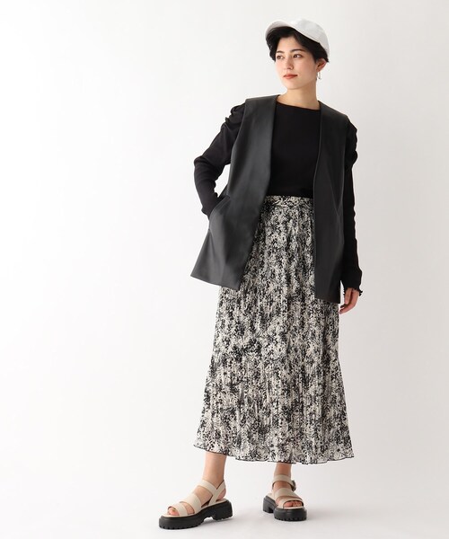 OPAQUE.CLIP（オペークドットクリップ）の「◆シンセティックレザーベスト（ノーカラージャケット・レディース・ブラック/オフホワイト・40/38）」の14枚目の写真