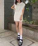 オフホワイト