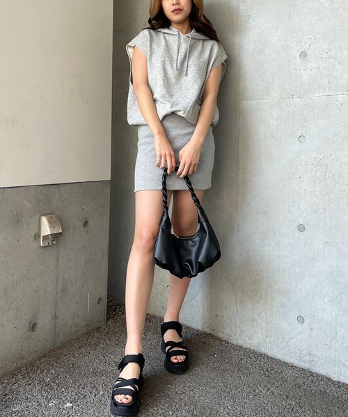 SPIRALGIRL（スパイラルガール）の「ビッグドルマンフレンチスリーブパーカーワンピース（ワンピース・レディース・オフホワイト/グレー/ブラック・FREE）」の7枚目の写真