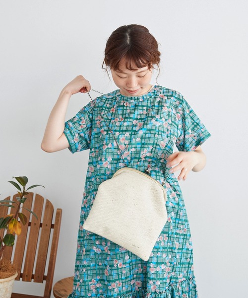 chambre de charme(シャンブルドゥシャーム)の「cdc あみあみがま口 バッグ(ハンドバッグ・レディース・ホワイト/グリーン・FREE)」の1枚目の写真