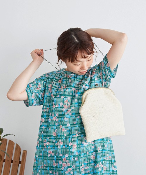 chambre de charme(シャンブルドゥシャーム)の「cdc あみあみがま口 バッグ(ハンドバッグ・レディース・ホワイト/グリーン・FREE)」の8枚目の写真