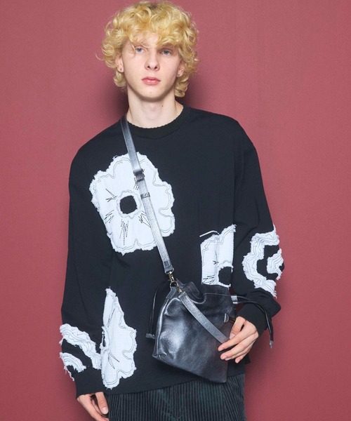 MAISON SPECIAL(メゾンスペシャル)の「《UNISEX》2WAY Drawstring Leather Shoulder Bag With Drawstring Charm/巾着チャーム付きレザー巾着2WAYショルダーバッグ【MAISON SPECIAL/メゾンスペシャル】(ショルダーバッグ・メンズ・ホワイト/ブラック/レッド/シルバー/ゴールド/オレンジ/ブルー/グリーン/グレイッシュベージュ/パープル/ターコイズブルー/ダークグリーン/オフホワイト/その他1/ダークブラック・FREE)」の22枚目の写真