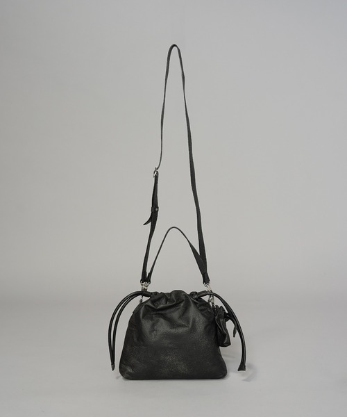 MAISON SPECIAL(メゾンスペシャル)の「《UNISEX》2WAY Drawstring Leather Shoulder Bag With Drawstring Charm/巾着チャーム付きレザー巾着2WAYショルダーバッグ【MAISON SPECIAL/メゾンスペシャル】(ショルダーバッグ・メンズ・ホワイト/ブラック/レッド/シルバー/ゴールド/オレンジ/ブルー/グリーン/グレイッシュベージュ/パープル/ターコイズブルー/ダークグリーン/オフホワイト/その他1/ダークブラック・FREE)」の20枚目の写真