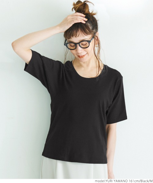 coca(coca)(コカ)の「ガーゼ天竺ゆるUネックT(Tシャツ/カットソー・レディース・ホワイト/チャコールグレー/ブラック・S/M/L)」の4枚目の写真
