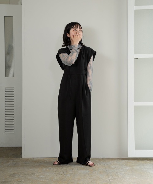 lawgy(ラウジー)の「bowtie arrange all in one(つなぎ/オールインワン・レディース・ブラック/キャメル・FREE)」の5枚目の写真