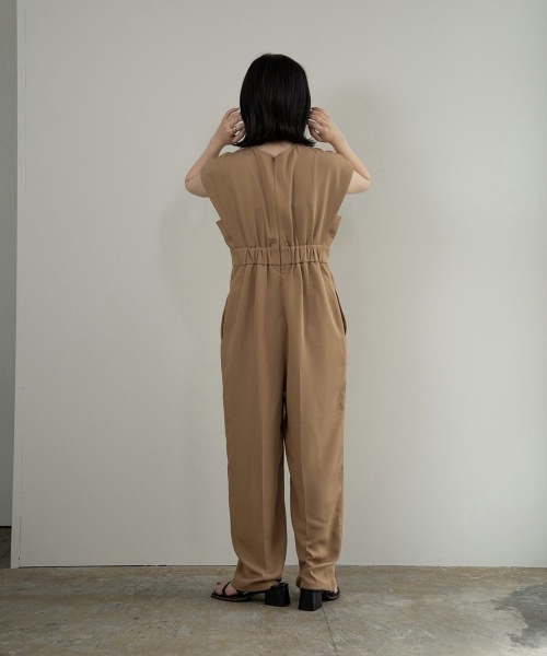 lawgy(ラウジー)の「bowtie arrange all in one(つなぎ/オールインワン・レディース・ブラック/キャメル・FREE)」の10枚目の写真