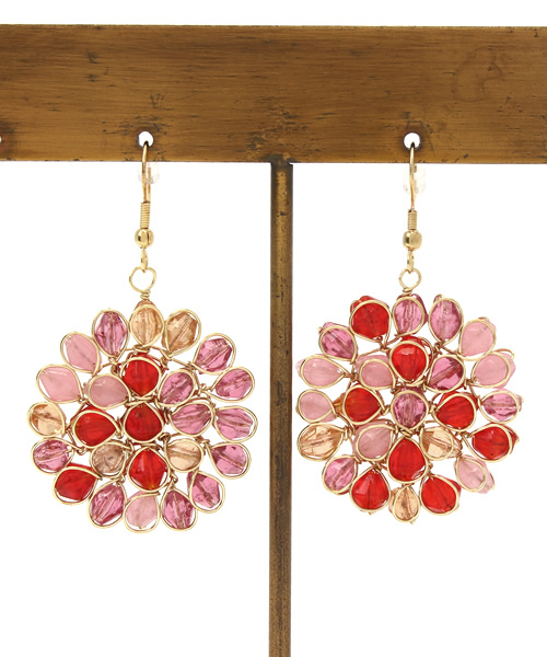 チャイハネ(チャイハネ)の「【チャイハネ】ガラスビーズフラワーピアス(ピアス(両耳用)・レディース・ブルー/レインボー/カラフル/レッド/グリーン/ミント/パープル/ライトピンク/オレンジ/ライトブルー/オレンジ系その他/マルチ・FREE)」の7枚目の写真