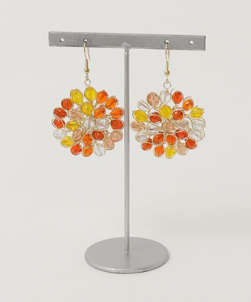 チャイハネ(チャイハネ)の「【チャイハネ】ガラスビーズフラワーピアス(ピアス(両耳用)・レディース・ブルー/レインボー/カラフル/レッド/グリーン/ミント/パープル/ライトピンク/オレンジ/ライトブルー/オレンジ系その他/マルチ・FREE)」の8枚目の写真