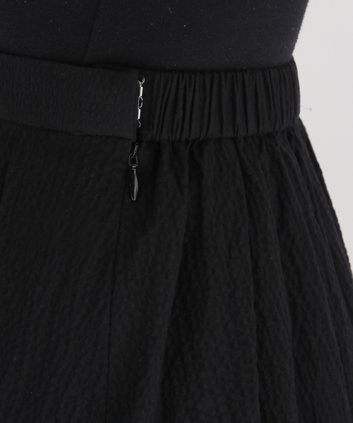 VERMEIL par iena（ヴェルメイユパーイエナ）の「リップルギャザースカート（スカート・レディース・ホワイト/ブラック・36/38）」の13枚目の写真