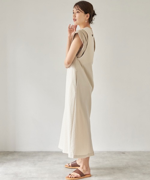 each（イーチ）の「バックVオープンリネンタッチジャンパースカート（ジャンパースカート・レディース・ブラック/ベージュ・FREE）」の13枚目の写真