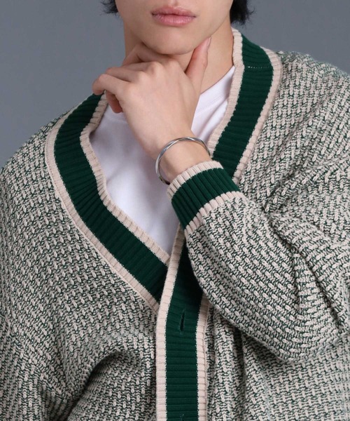 LION HEART（ライオンハート）の「【限定展開】“LH-1”ツイストエッジバングル/サージカルステンレス（金属アレルギー対応）【LION HEART / ライオンハート】（バングル/リストバンド・メンズ・シルバー・ONE SIZE）」の21枚目の写真