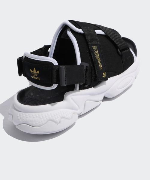 adidas（アディダス）の「オズウィーゴ サンダル / OZWEEGO