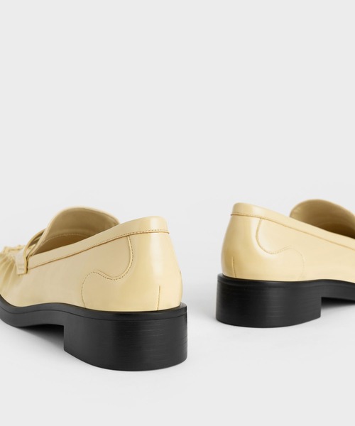 CHARLES & KEITH（チャールズ & キース）の「ルーシュド スクエアトゥローファー（ローファー・レディース・ブラック/イエロー/マルーン・22.5cm/24.5cm/23cm/25.5cm/25cm/23.5cm）」の9枚目の写真