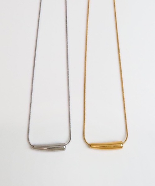 blackdia ocean（ブラックダイヤオーシャン）の「blackdia ocean シンプルカーブネックレス（ネックレス・レディース・シルバー/ゴールド・40cm）」の9枚目の写真