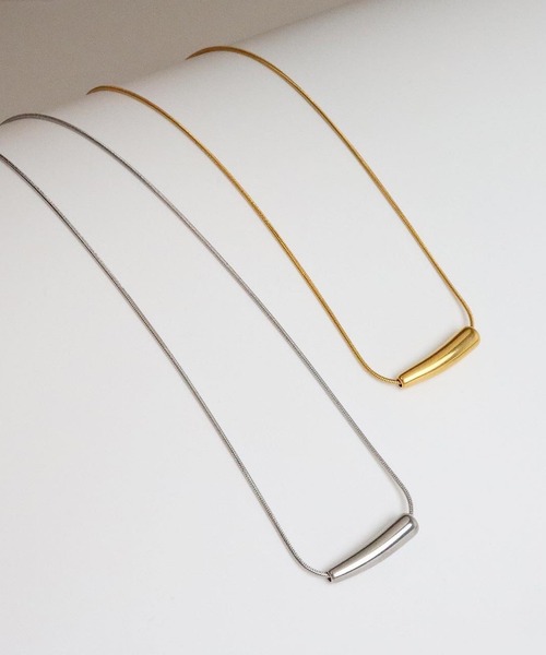 blackdia ocean（ブラックダイヤオーシャン）の「blackdia ocean シンプルカーブネックレス（ネックレス・レディース・シルバー/ゴールド・40cm）」の7枚目の写真