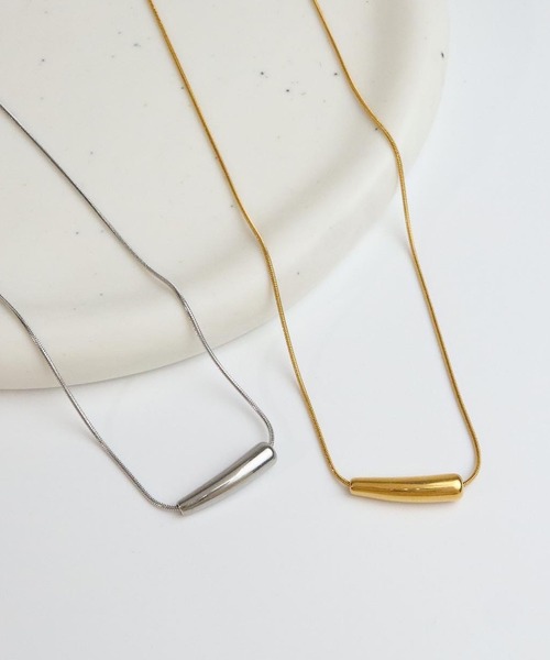 blackdia ocean（ブラックダイヤオーシャン）の「blackdia ocean シンプルカーブネックレス（ネックレス・レディース・シルバー/ゴールド・40cm）」の6枚目の写真