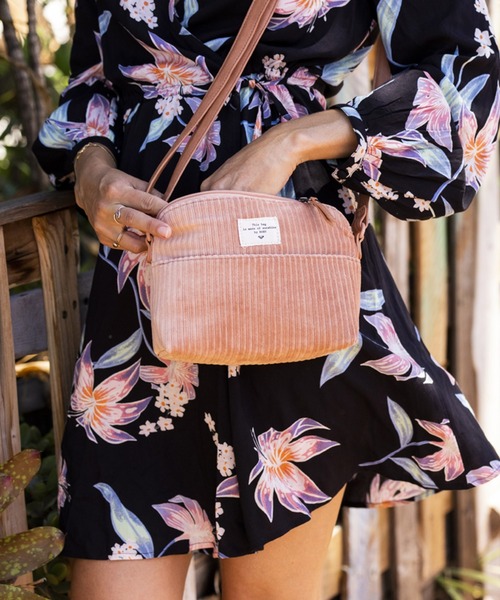 ROXY（ロキシー）の「SUNNY RIVERS CROSSBO/ロキシーコーデュロイショルダーバック（ショルダーバッグ・レディース・ピンク/バーガンディー・FREE）」の4枚目の写真
