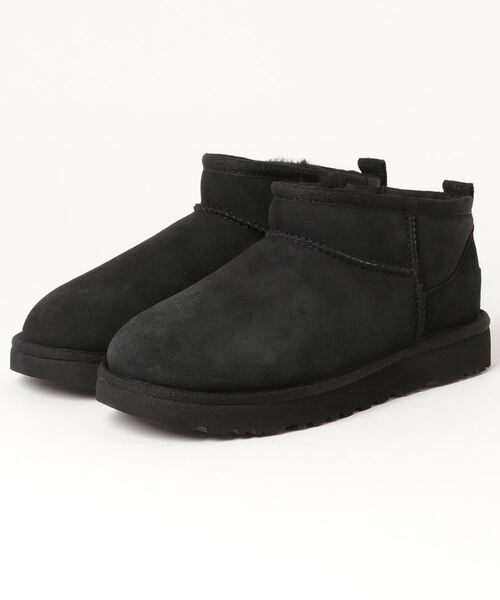 UGG(アグ)の「UGG(アグ)CLASSIC ULTRA MINI / クラシックウルトラミニ(ブーツ・レディース・ブラック/ベージュ・6/8/7)」の1枚目の写真
