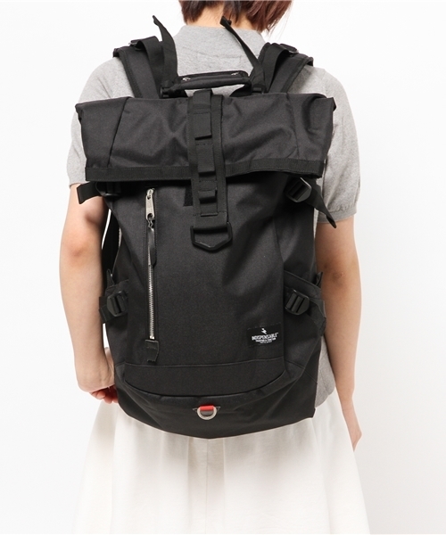 INDISPENSABLE （インディスペンサブル）の「【INDISPENSABLE】IDP.Backpack ROLLS              （バックパック/リュック・メンズ・ブラック・ONE SIZE）」の21枚目の写真